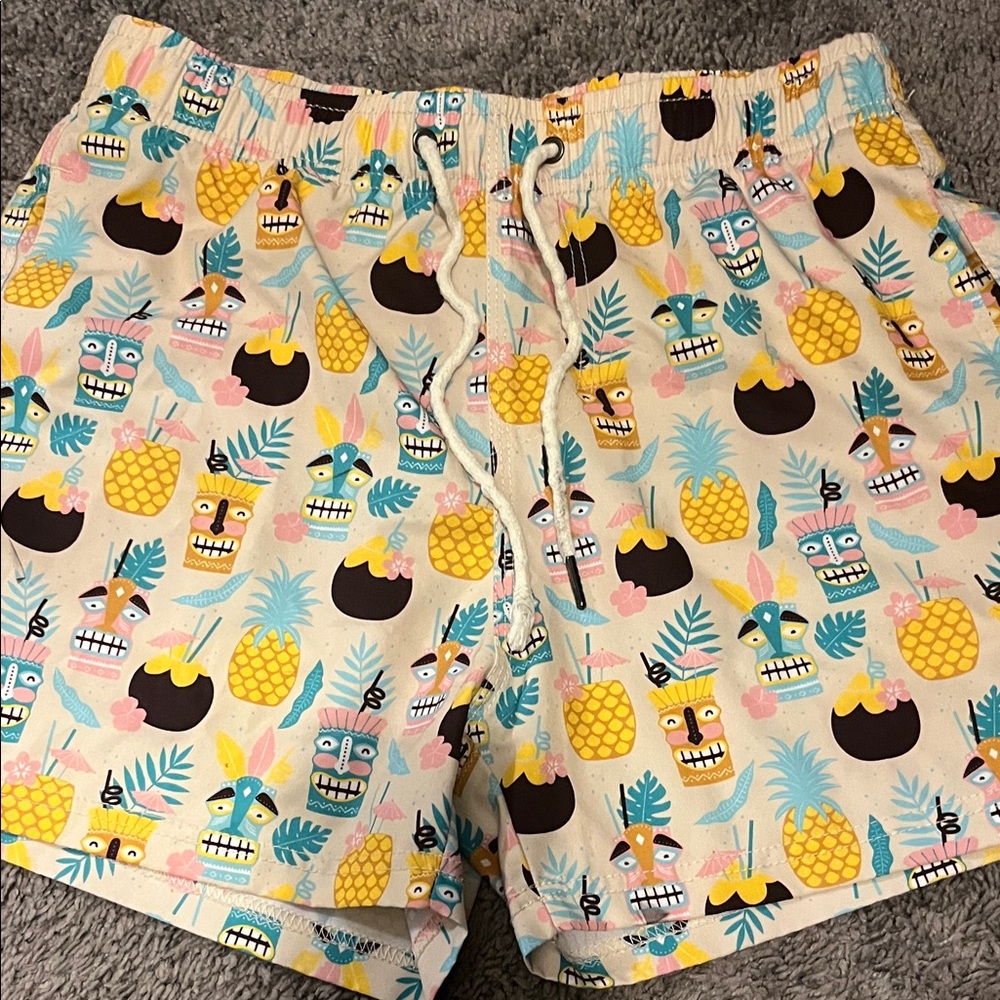 Colorful Tiki Print Men's Athletic Shorts